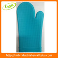 RMB Household kitchen silicone heat insulating silicone fashion gloves with 2 hours reply